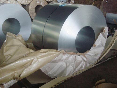 Metal parts wrapped with VCI paper for storage and export protection
